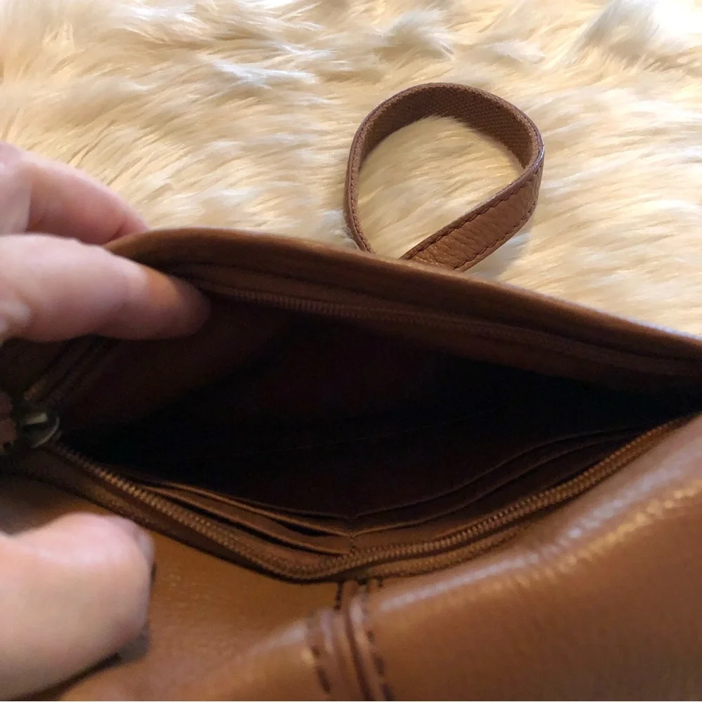 Fossil brown leather saddle flap crossbody purse - Picture 9 of 12